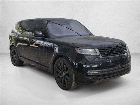 Used 2023 Land Rover Range Rover Long Wheelbase SE image 3