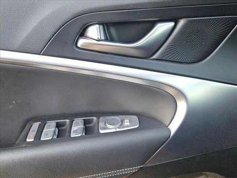 Used 2021 Genesis G70 2.0T image 6