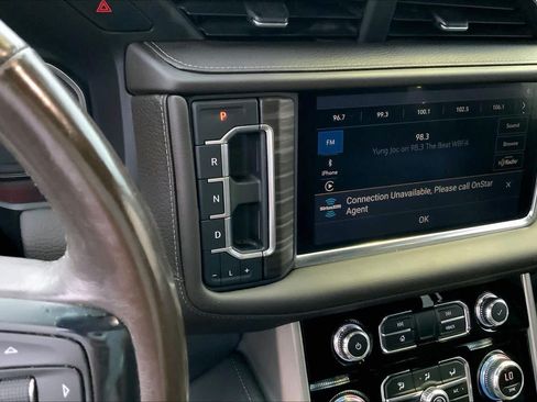 Used 2021 GMC Yukon XL Denali w/ Advanced Technology Package AWD/4WD image 16