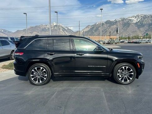 Used 2023 Jeep Grand Cherokee Overland w/ Advanced Protech Group III AWD/4WD image 27