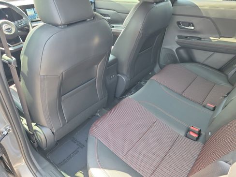 New 2025 Nissan Kicks SR FWD image 10