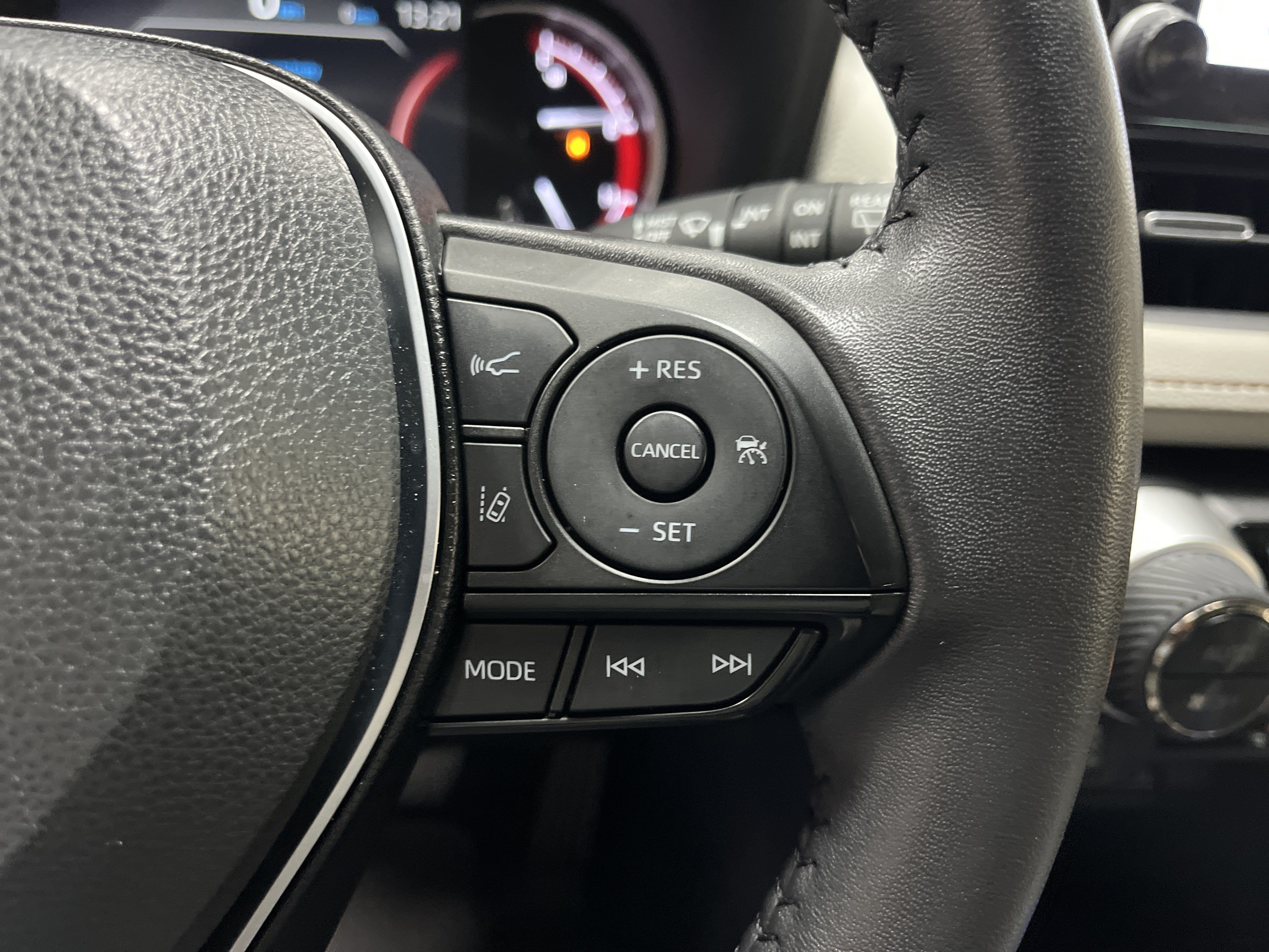 Certified 2025 Toyota RAV4 XLE Premium FWD image 20