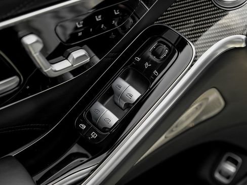 Used 2024 Mercedes-Benz S 63 AMG S w/ Carbon Fiber Exterior Package image 52