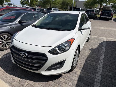 Used 2016 Hyundai Elantra GT FWD image 1