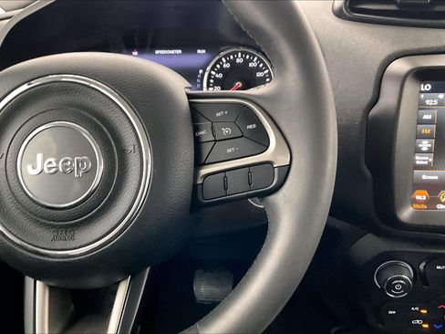 Used 2022 Jeep Renegade Latitude AWD/4WD image 20