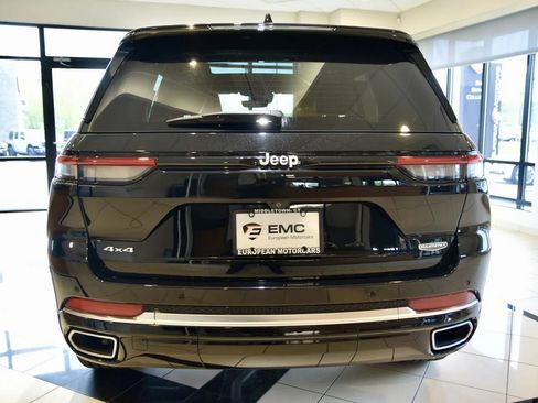 Used 2025 Jeep Grand Cherokee Summit AWD/4WD image 5