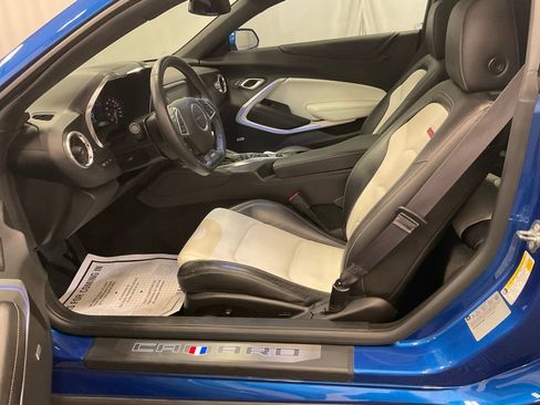 Used 2016 Chevrolet Camaro SS RWD image 4