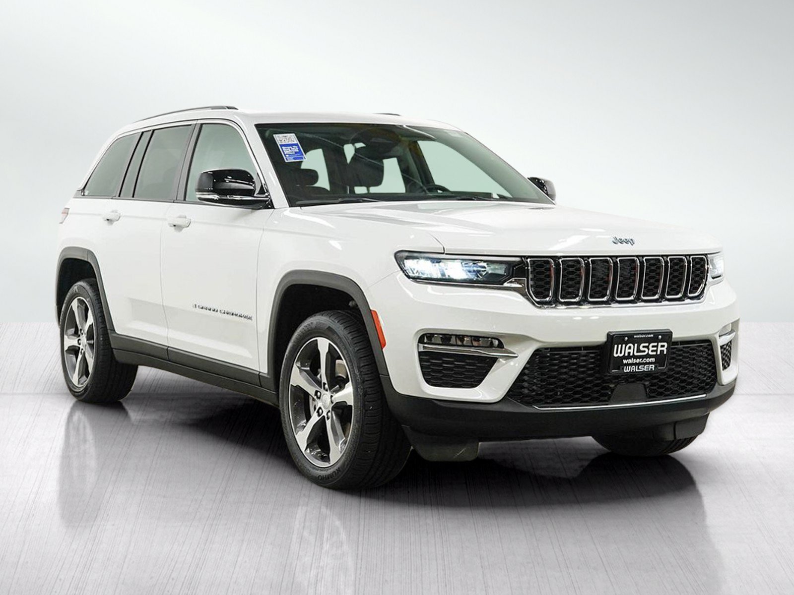 Used 2023 Jeep Grand Cherokee 4WD 4xe image 7