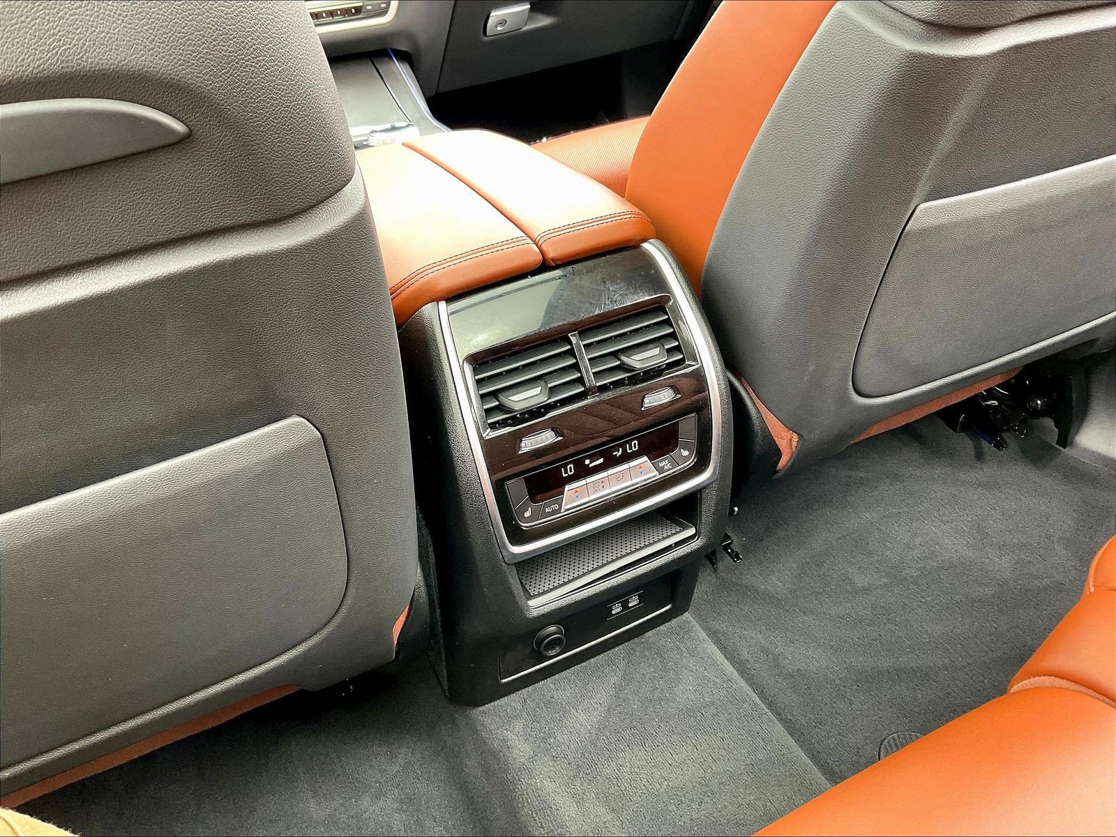 Used 2021 BMW X7 xDrive40i w/ Executive Package AWD/4WD image 10