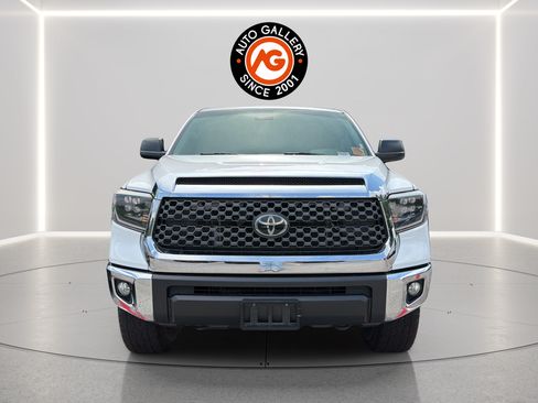 Used 2020 Toyota Tundra SR5 w/ SR5 Upgrade Package AWD/4WD image 2