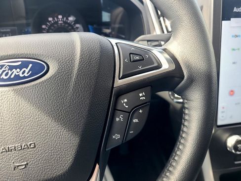 Used 2024 Ford Edge SEL image 18