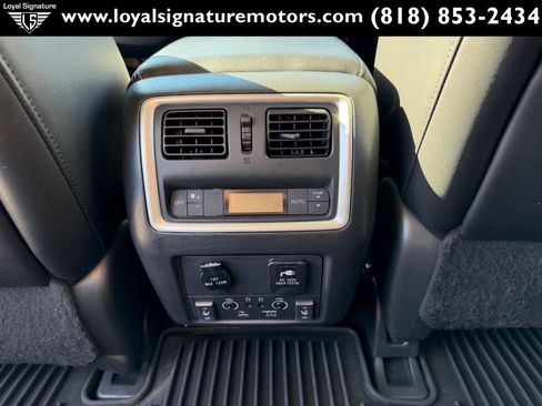 Used 2017 INFINITI QX60 Luxe w/ Deluxe Technology Package image 19