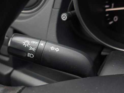 Used 2015 MAZDA MAZDA5 Sport image 30