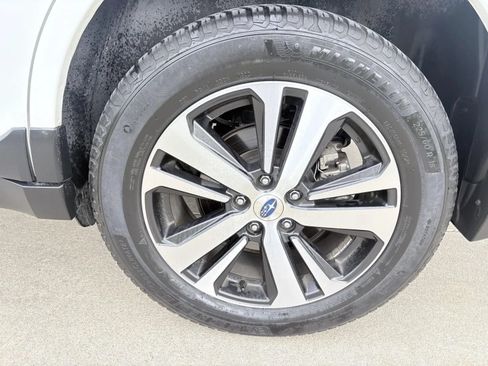 Used 2018 Subaru Outback 3.6R Limited AWD/4WD image 15