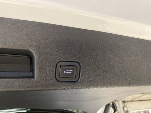 Certified 2025 Buick Enclave Sport Touring image 10