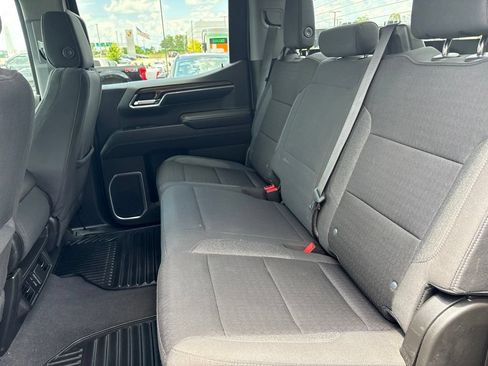 Used 2023 Chevrolet Silverado 1500 LT AWD/4WD image 16