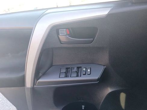 Used 2016 Toyota RAV4 LE FWD image 17