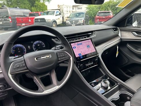 New 2025 Jeep Grand Cherokee L Limited w/ Trailer Tow Package image 54