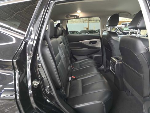 Used 2018 Nissan Murano SL w/ Midnight Edition Package FWD image 12