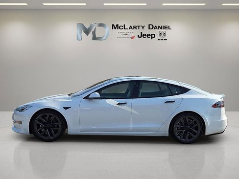 Used 2021 Tesla Model S Plaid image 3