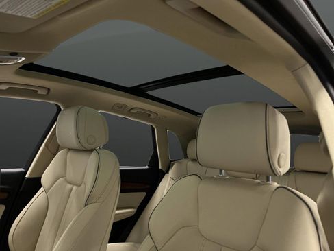 Used 2024 Audi Q5 e Premium Plus image 7