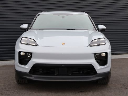 New 2026 Porsche Macan 4 Electric AWD/4WD image 6