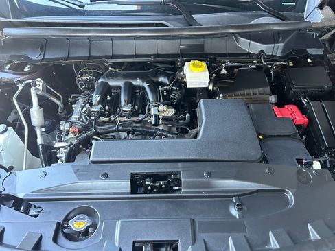 Used 2025 Nissan Pathfinder Platinum w/ Cargo Package FWD image 18