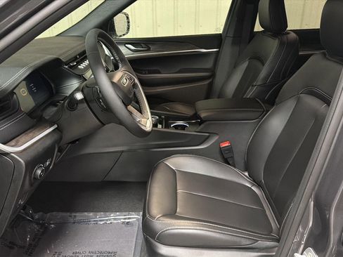 New 2026 Jeep Grand Cherokee Limited w/ Limited Altitude Package image 14