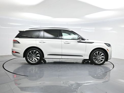 Used 2025 Lincoln Aviator 2WD w/ Jet Appearance Package image 31
