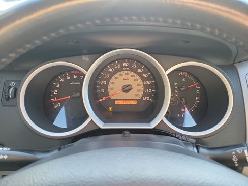 Used 2010 Toyota Tacoma PreRunner w/ TRD Sport Pkg RWD image 24