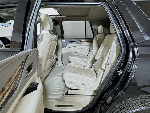 Used 2021 Cadillac Escalade Sport Platinum RWD image 24