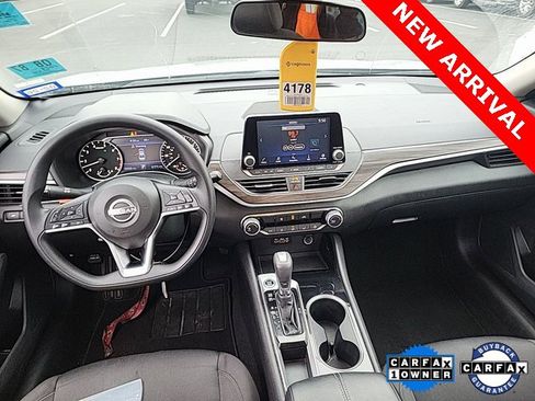 Used 2024 Nissan Altima 2.5 SV image 5