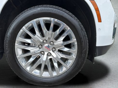 Used 2025 GMC Yukon XL Denali AWD/4WD image 27