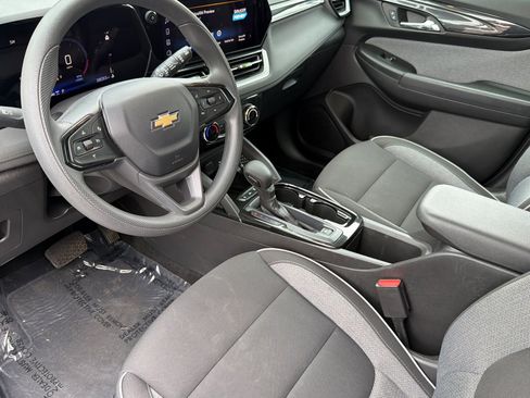 Used 2025 Chevrolet TrailBlazer LT AWD/4WD image 10