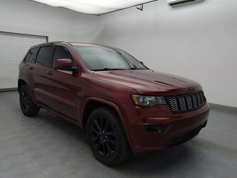 Used 2019 Jeep Grand Cherokee Altitude image 13