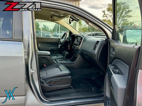 Used 2021 Chevrolet Colorado Z71 AWD/4WD image 17