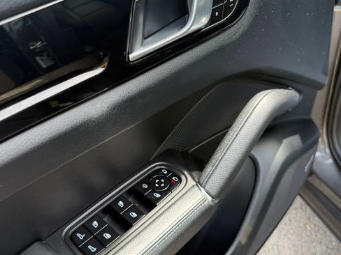 Used 2021 Porsche Cayenne AWD/4WD image 27