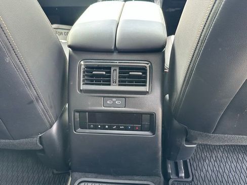 Used 2024 MAZDA CX-90 3.3 Turbo w/ Preferred Plus image 32