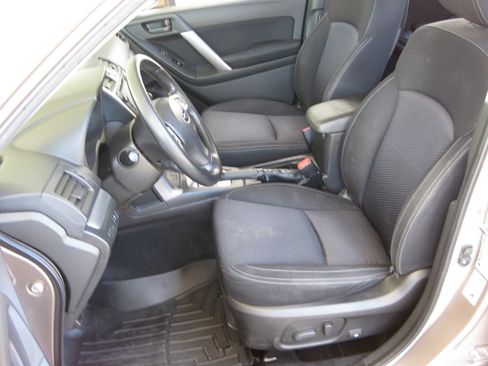 Used 2015 Subaru Forester 2.5i Premium AWD/4WD image 13