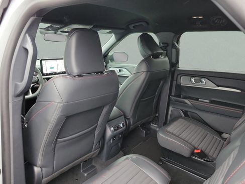 New 2026 Ford Explorer ST-Line w/ ST-Line Street Pack image 23