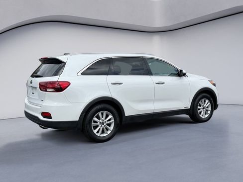 Used 2020 Kia Sorento LX w/ LX I4 Convenience Package image 4