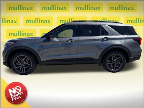 New 2026 Ford Explorer ST-Line image 2