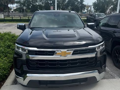 Used 2025 Chevrolet Silverado 1500 LT RWD image 2