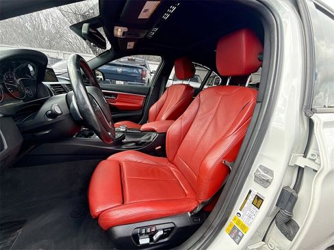 Used 2018 BMW 330e image 23