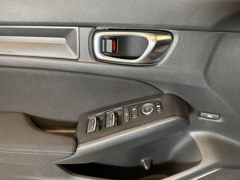 Used 2023 Honda Civic Sport image 19