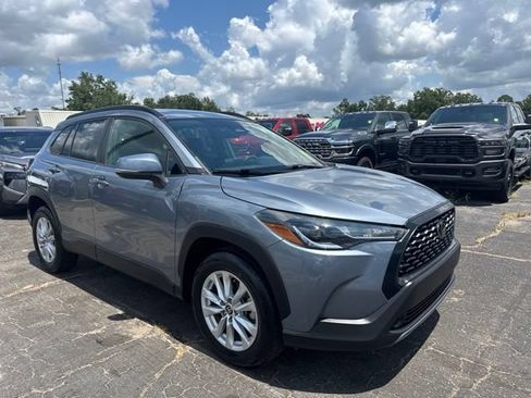 Used 2023 Toyota Corolla Cross LE FWD image 1