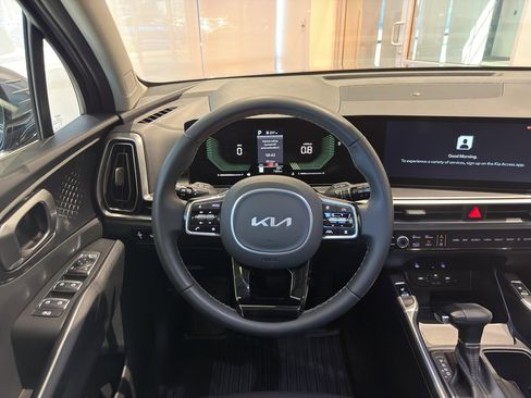 Used 2025 Kia Sorento EX w/ Panoramic Sunroof Package image 15
