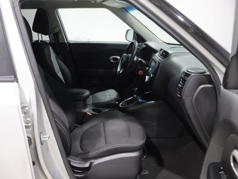 Used 2018 Kia Soul + FWD image 22