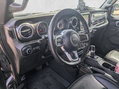 Used 2019 Jeep Wrangler Unlimited Sahara AWD/4WD image 9