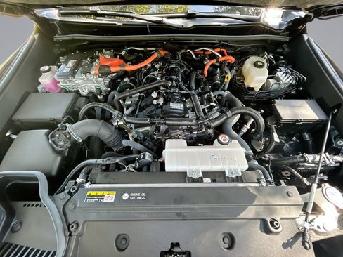 Certified 2025 Toyota 4Runner TRD Off-Road AWD/4WD image 30
